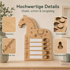 Detailansicht der Pferd-Aufgabentafel aus Bambusholz mit Gravur, Schiebereglern und Wandhalterung