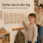 Kind zeigt auf einen magnetischen Tagesplan aus Holz für klare Routinen und mehr Sicherheit im Alltag