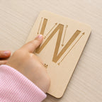 Sensorische Buchstabenkarten aus Holz – Buchstaben fühlen, lernen & schreiben üben